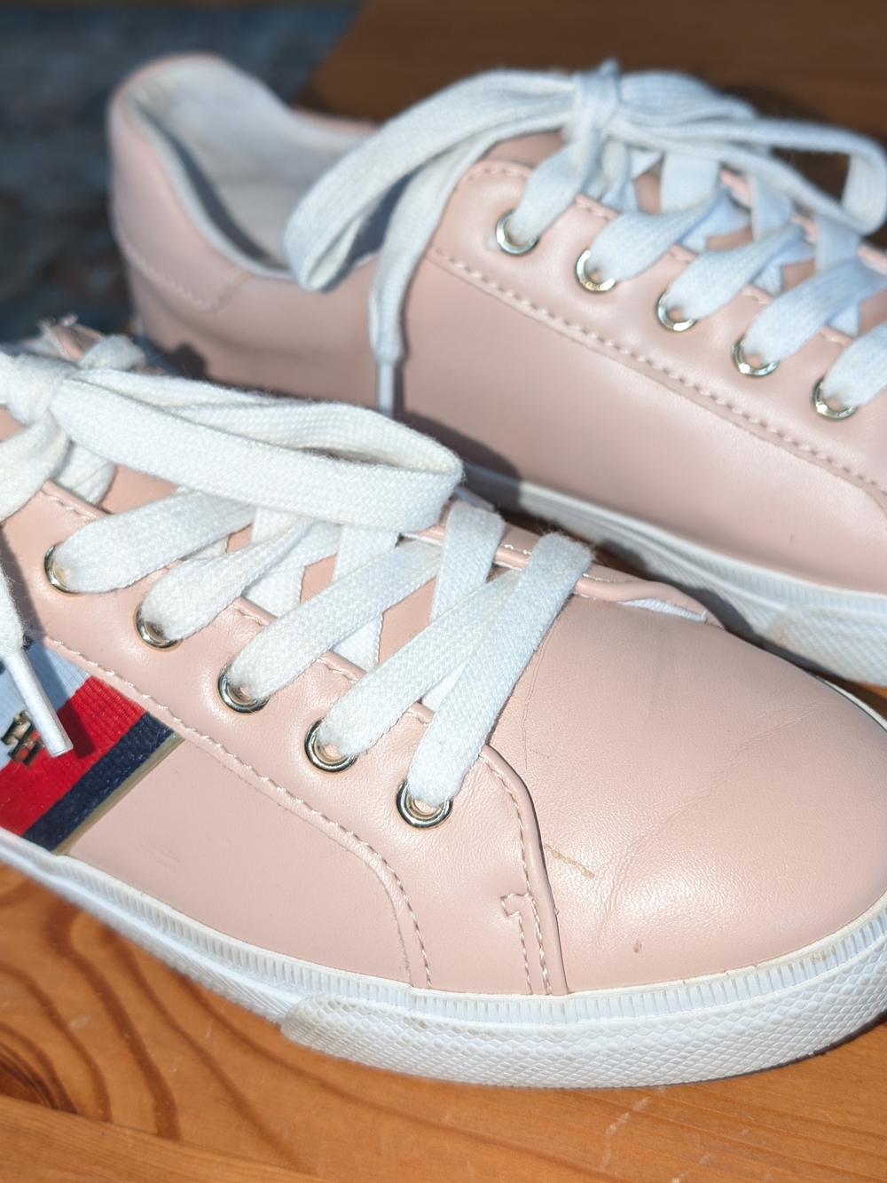 Tommy Hilfiger Pink Leather Low-Top Sneakers with Signature Stripe